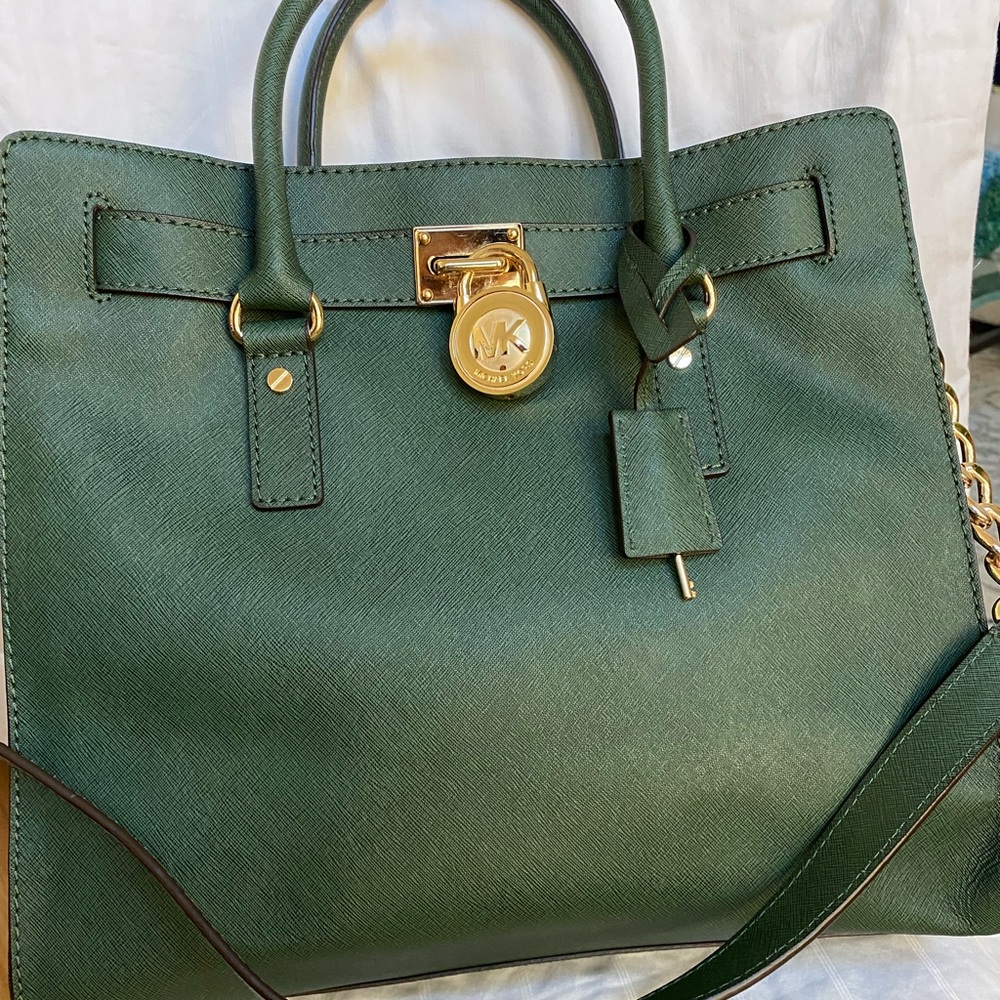Classic Michael Kors Tote Hunter Green, 14”w x 12”T x 5”D Excellent Condition